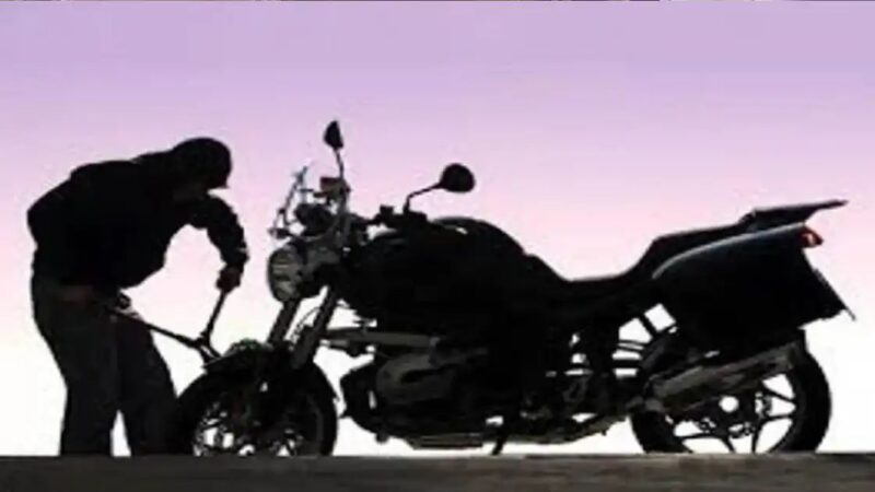 यलो जोन से एसआई की बाइक चोरी, सीसीटीवी में कैद