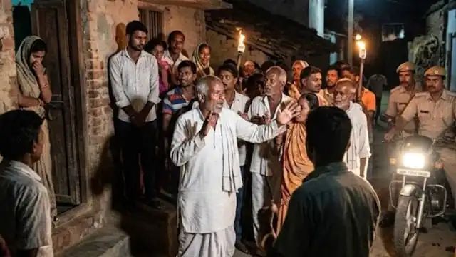 आधी रात बहू के कमरे में मिला युवक, थाने में चला घंटों पंचायत का दौर