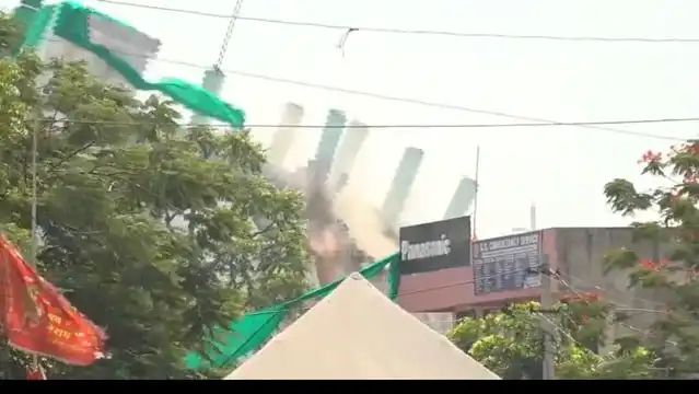 सड़क चौड़ीकरण पर चला बुलडोजर, 125 अतिक्रमण ध्वस्त