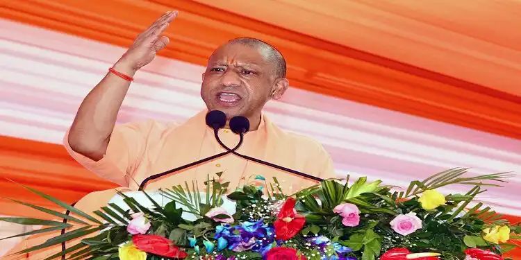 सपा विकास नहीं, उपद्रव की राजनीति करती है, डबल इंजन सरकार ने बदली यूपी की पहचान : योगी