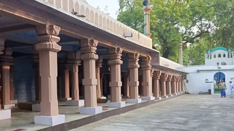 गंज शहीदा मस्जिद पर चस्पा दूसरा नोटिस एक घंटे में हटाया, रेलवे ने बताया भ्रामक