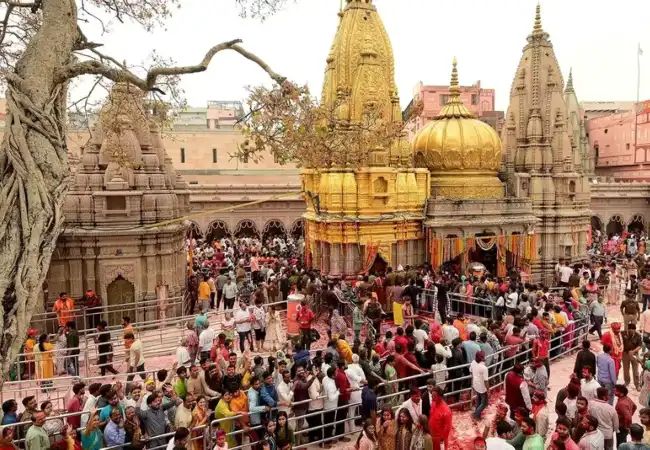 सावन में काशी विश्वनाथ मंदिर में वीआईपी दर्शन पर रोक, सभी श्रद्धालुओं को सामान्य कतार से मिलेगा प्रवेश