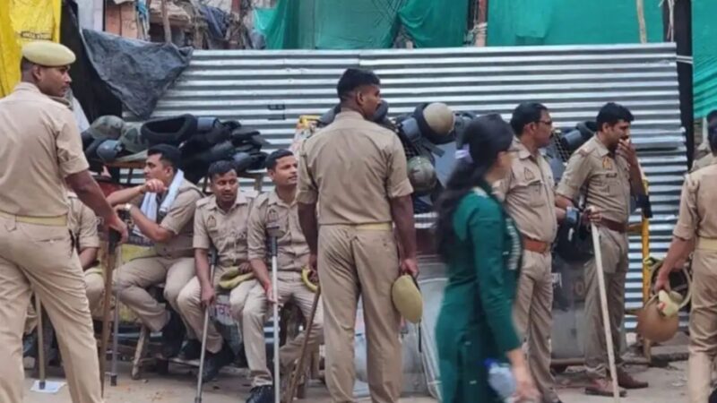 दालमंडी चौड़ीकरण: पांच मस्जिदों का ध्वस्तीकरण शुरू, एक मस्जिद पर फिलहाल नहीं हुई कार्रवाई