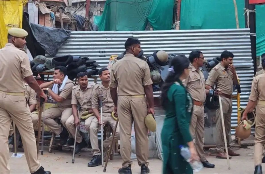 दालमंडी चौड़ीकरण: पांच मस्जिदों का ध्वस्तीकरण शुरू, एक मस्जिद पर फिलहाल नहीं हुई कार्रवाई