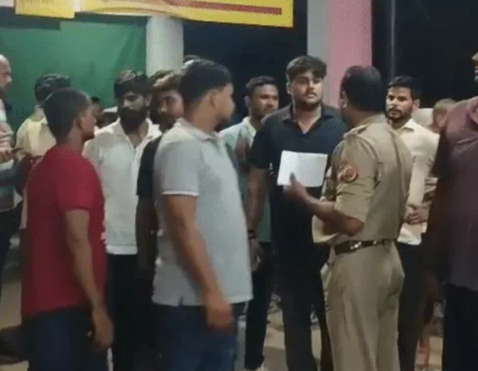 वाराणसी में जमीन विवाद में चचेरे भाई को कनपटी पर सटाकर मारी गोली