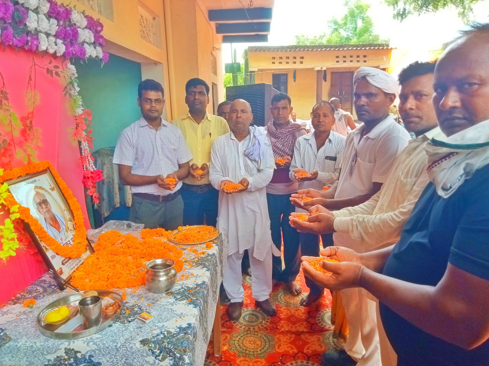 पूर्व प्रधान व समाजसेवी रमाशंकर पटेल को दी गई भावभीनी श्रद्धांजलि