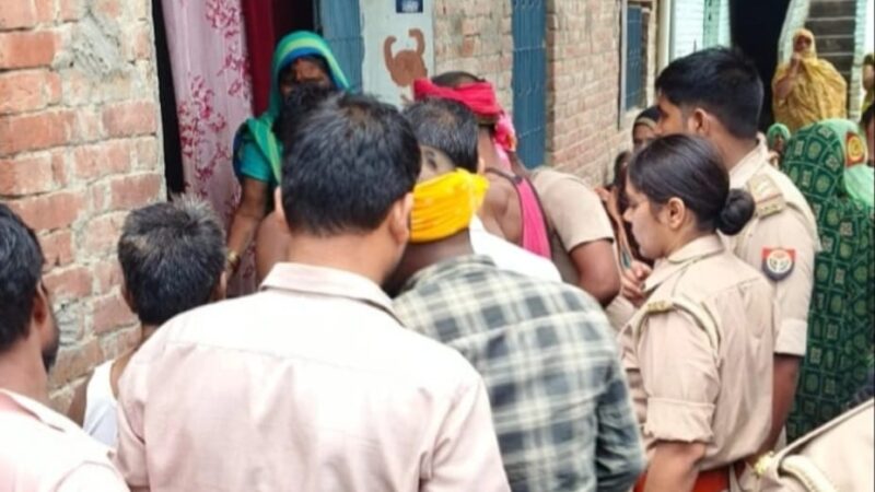संदिग्ध परिस्थितियों में युवती का शव फंदे से लटका मिला, जांच में जुटी पुलिस