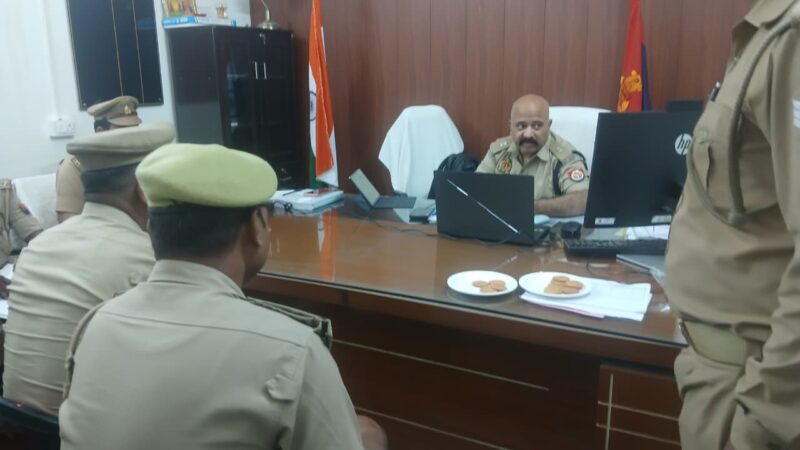 श्रावण मास की तैयारियों को लेकर एडीसीपी गोमती जोन ने की समीक्षा