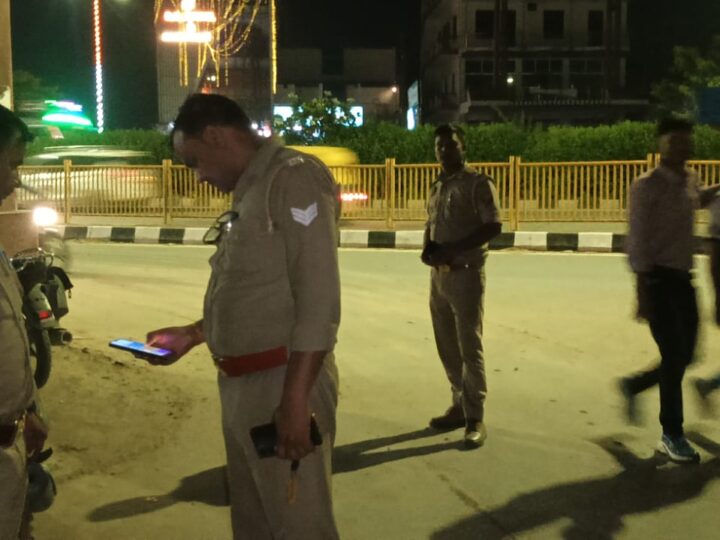 बड़ागांव पुलिस ने बिना नंबर प्लेट और दस्तावेज वाले वाहनों पर की कार्रवाई