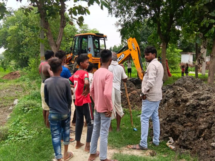 डीएम के निर्देश पर खुला बंद आरआरसी सेंटर, नाला सफाई शुरू