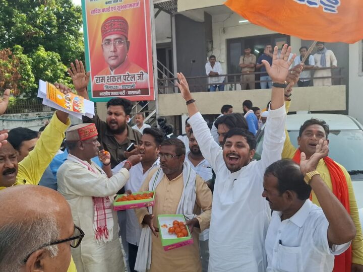 काशी को 25 हजार करोड़ की परियोजनाओं की सौगात पर झूमे भाजपाई