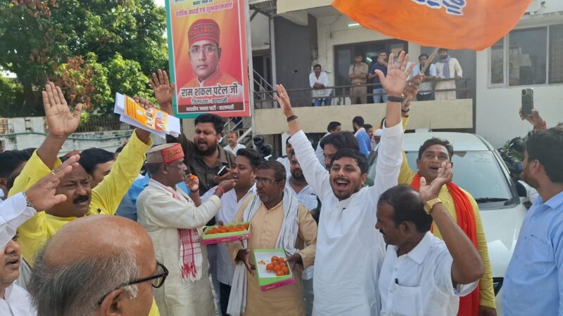 काशी को 25 हजार करोड़ की परियोजनाओं की सौगात पर झूमे भाजपाई