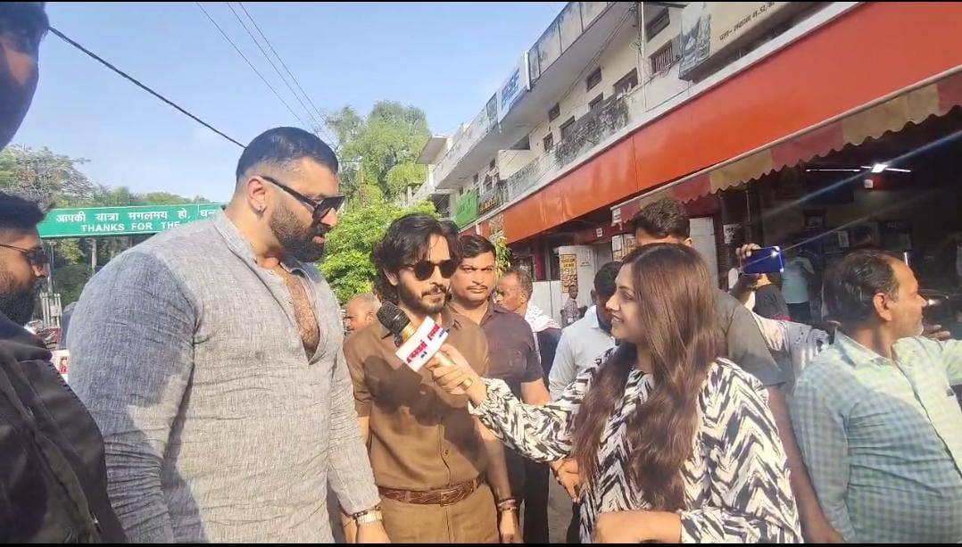 रक्तांचल के शुरमाओं ने चखा मिंट हाउस के फेमस खस्ते और लस्सी का स्वाद