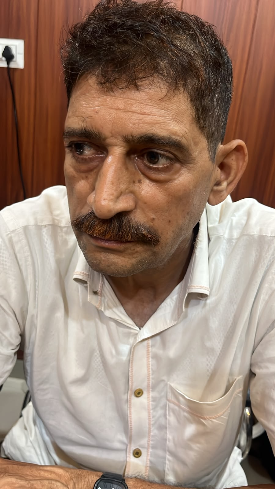 वाराणसी: रिटायरमेंट के 14 दिन पूर्व 20 हजार रुपये रिश्वत लेते कैण्ट थाने का उर्दू अनुवादक  गिरफ्तार