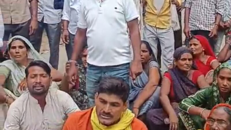 चोलापुर में पशु तस्करों की गिरफ्तारी के बाद थाने पर हंगामा, भारी पुलिस बल तैनात