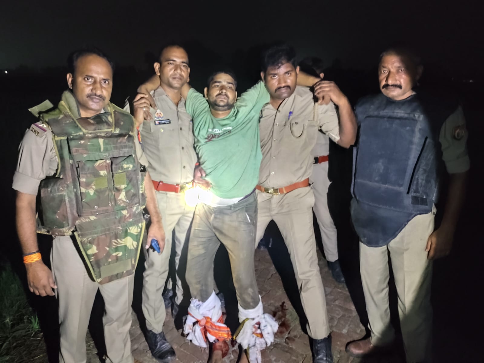 50 हजार के इनामिया को मुठभेड़ के दौरान दोनों पैरों में लगी गोली, गिरफ्तार