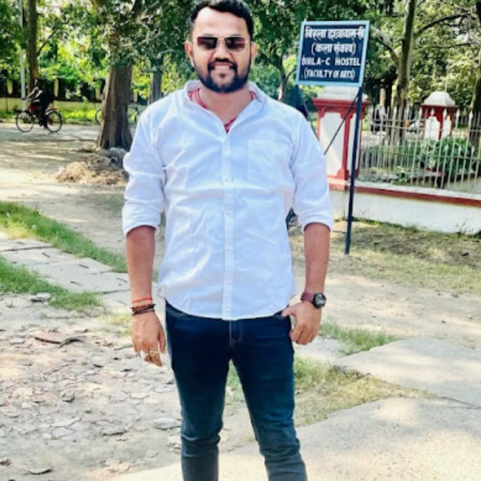 डीएवी पीजी कॉलेज का एमटीएस डेढ़ माह के लिए जिलाबदर