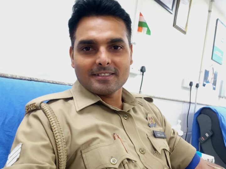 कैंसर पीड़ित की मदद को आगे आए मुख्य आरक्षी नीरज पाण्डेय