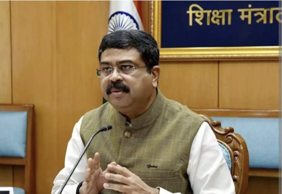 NEET विवाद के बीच केंद्रीय शिक्षा मंत्री धर्मेंद्र प्रधान ने दिया इस्तीफा, बोले- जिम्मेदारी से कभी मुंह नहीं मोड़ा