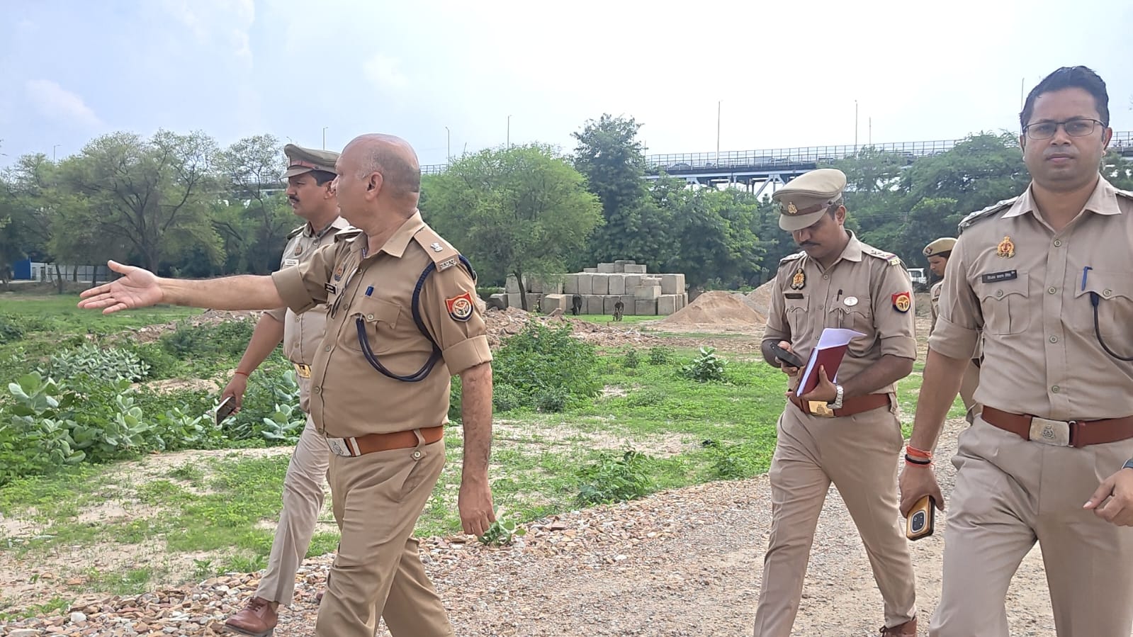 गुरु पूर्णिमा से पूर्व एडीसीपी ने पड़ाव आश्रम का किया निरीक्षण