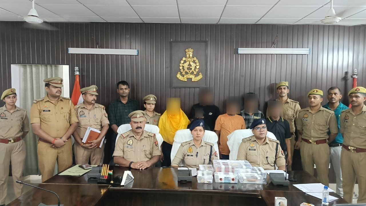 साइबर ठगी गैंग का भंडाफोड़, महिला सरगना, पोस्टमैन समेत 6 गिरफ्तार