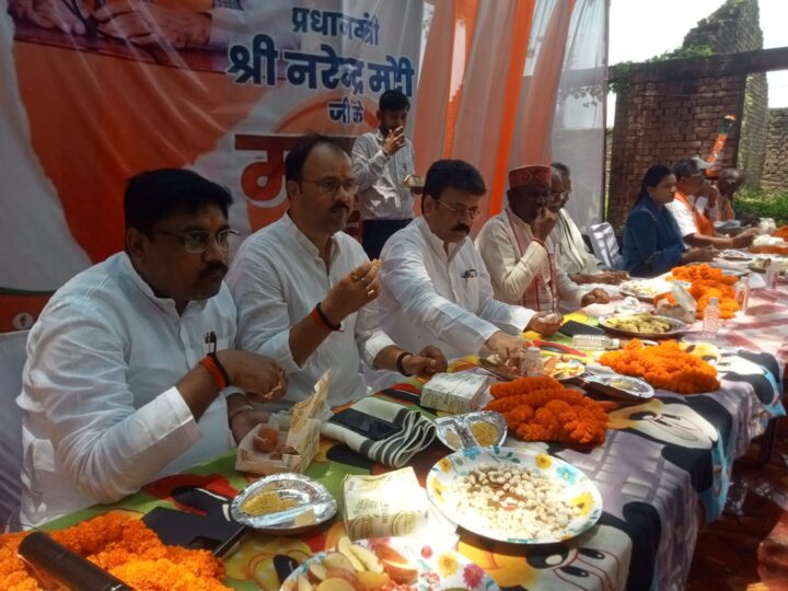 बिरसिंहपुर में सुना गया प्रधानमंत्री के ‘मन की बात’ का 136वां संस्करण