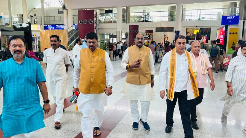 गुरु रविदास जयंती कार्यक्रम की तैयारियों को लेकर काशी पहुंचे भाजपा अनुसूचित मोर्चा के राष्ट्रीय अध्यक्ष