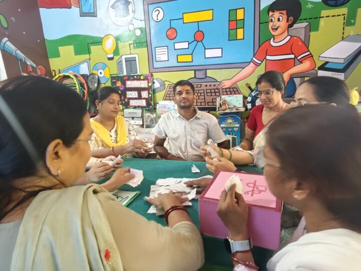 प्राथमिक विद्यालय मण्डुवाडीह में बाल संसद का गठन, परी बनीं प्रधानमंत्री