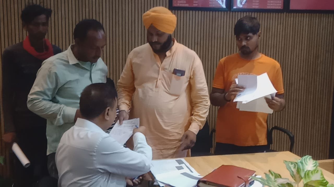 शिवदासपुर नई बस्ती में सीवर व्यवस्था न होने से लोगों में आक्रोश, आंदोलन की चेतावनी