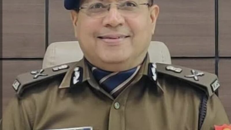 यूपी में 15 वरिष्ठ आईपीएस अधिकारियों का तबादला