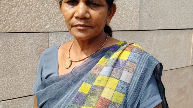 काशी विश्वनाथ धाम में बिछुड़ी श्रद्धालु महिला को मंदिर प्रशासन ने परिजनों से मिलाया