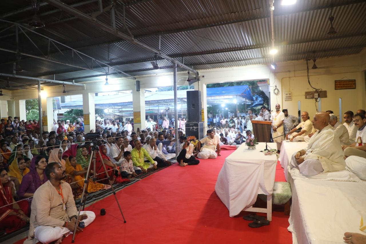 गुरु की सच्ची प्रसन्नता शिष्यों के श्रेष्ठ आचरण में निहित : बाबा औघड़ गुरुपद संभव राम