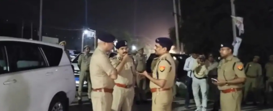 बुलंदशहर में बीच सड़क डबल मर्डर, 15 मिनट तक चली फायरिंग; दो की मौत, गांव में पुलिस-पीएसी तैनात