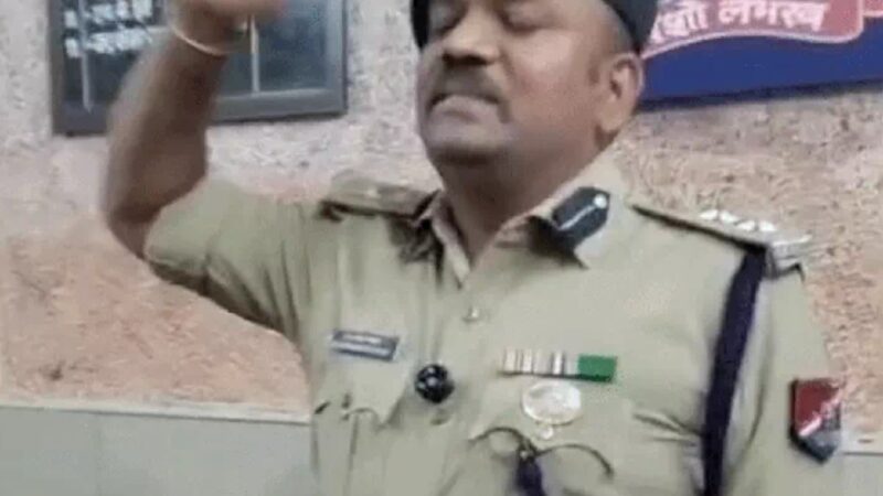 आगरा में RPF कमांडेंट बोले- दबाव में नहीं होगी कार्रवाई, जांच के बाद होगा फैसला