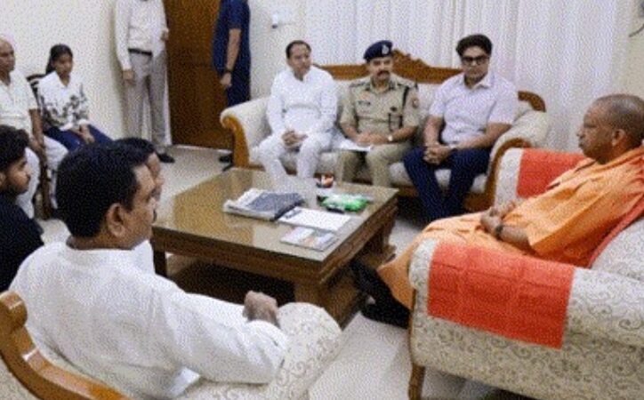 ललिता हत्याकांड: सीएम योगी ने परिवार को 5 लाख सहायता, आवास का ऐलान