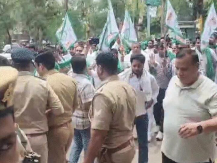 गाजीपुर बॉर्डर पर किसान-पुलिस भिड़े, दिल्ली कूच रोका