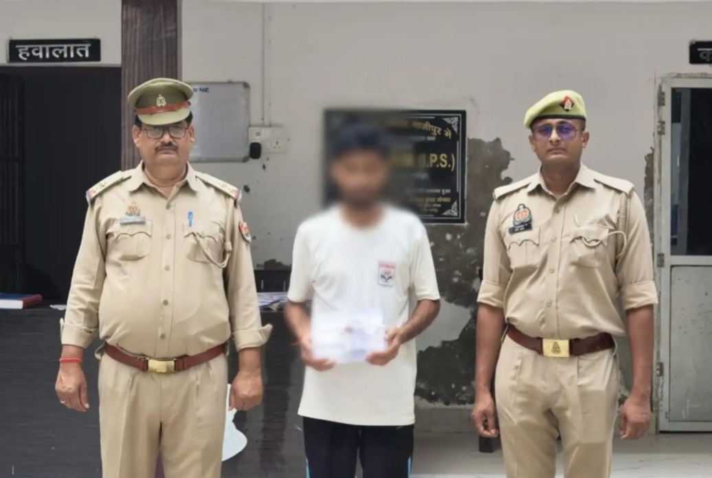 गाजीपुर में गैंगस्टर तमंचे समेत गिरफ्तार