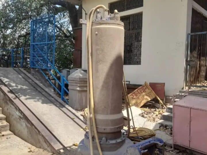 वाराणसी की जलापूर्ति व्यवस्था पर बढ़ा दबाव: भदैनी पम्पिंग स्टेशन के कई पम्प खराब, गंगा से पानी लाने वाली पाइपलाइन भी जाम