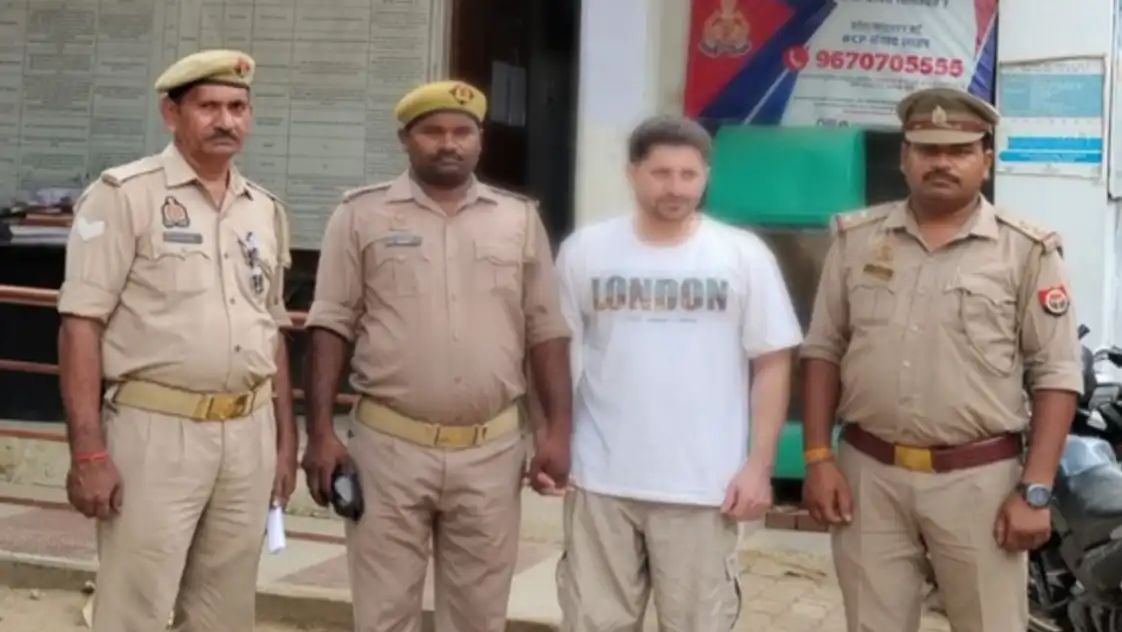 फर्जी पासपोर्ट पर शारजाह जा रहा अफगान नागरिक वाराणसी एयरपोर्ट पर गिरफ्तार