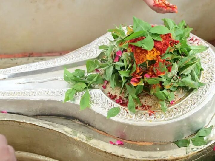 काशी विश्वनाथ धाम में सोमवारी रुद्राभिषेक संपन्न