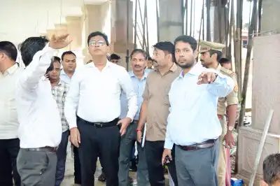श्रावण से पहले छोटी काशी की तैयारियों का डीएम ने लिया जायजा