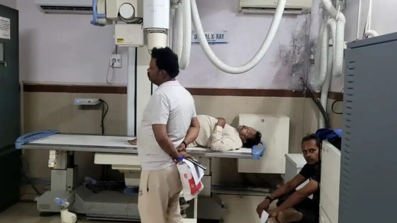 मंडलीय अस्पताल में एक्सरे सर्वर डाउन, मरीज परेशान