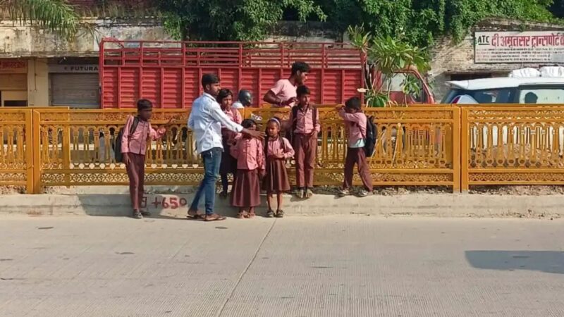 महेशपुर की सिक्स लेन बनी ‘डेथ क्रॉसिंग’, फुट ओवरब्रिज और सुरक्षित कट के अभाव में रोज जोखिम