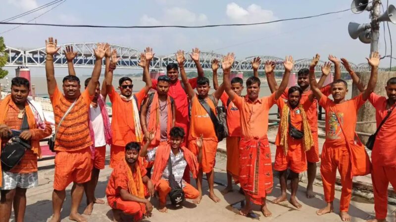 सावन से पहले शिवमय हुई काशी, ‘बोलबम’ के जयघोष के बीच कांवड़ियों का आगमन शुरू