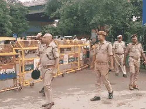 गुरु पूर्णिमा पर वाराणसी में ट्रैफिक डायवर्जन, कई मार्गों पर नो-व्हीकल जोन