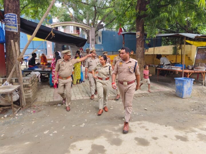 श्रावण मेला और कांवड़ यात्रा की तैयारियों का डीसीपी वरुणा ने लिया जायजा
