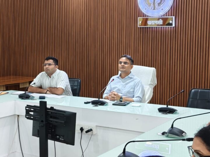गौशालाओं की व्यवस्थाओं पर सख्त हुए डीएम