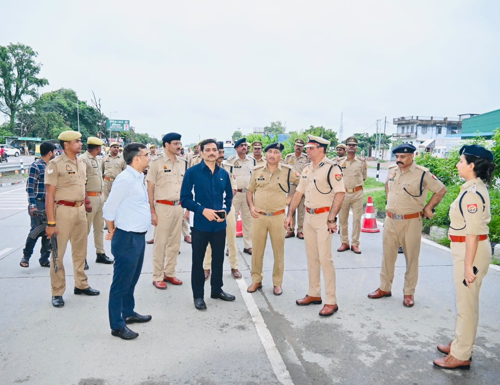 जिलाधिकारी संग पुलिस आयुक्त  ने कांवरिया यात्रा मार्ग का किया निरीक्षण