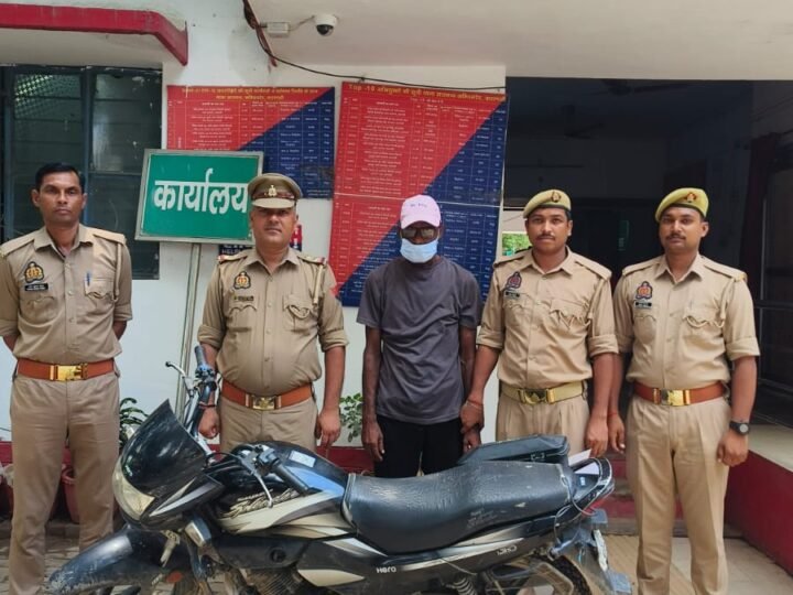 चोरी की मोटरसाइकिल के साथ चोर गिरफ्तार