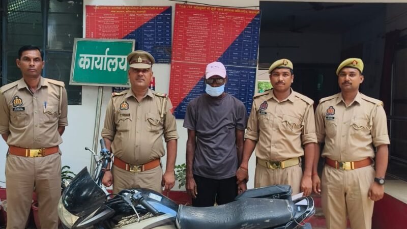 चोरी की मोटरसाइकिल के साथ चोर गिरफ्तार